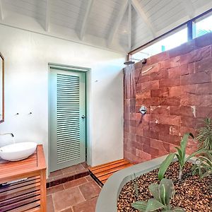 Seaview 1-2-Bedroom Villa 1200sf